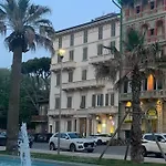 Lucevanlestelle - Full Comfort Quiet By The Promenade 아파트
